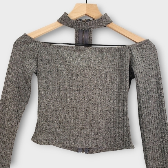 LF Seek The Label Off the Shoulder High Neck Top - Picture 2 of 8